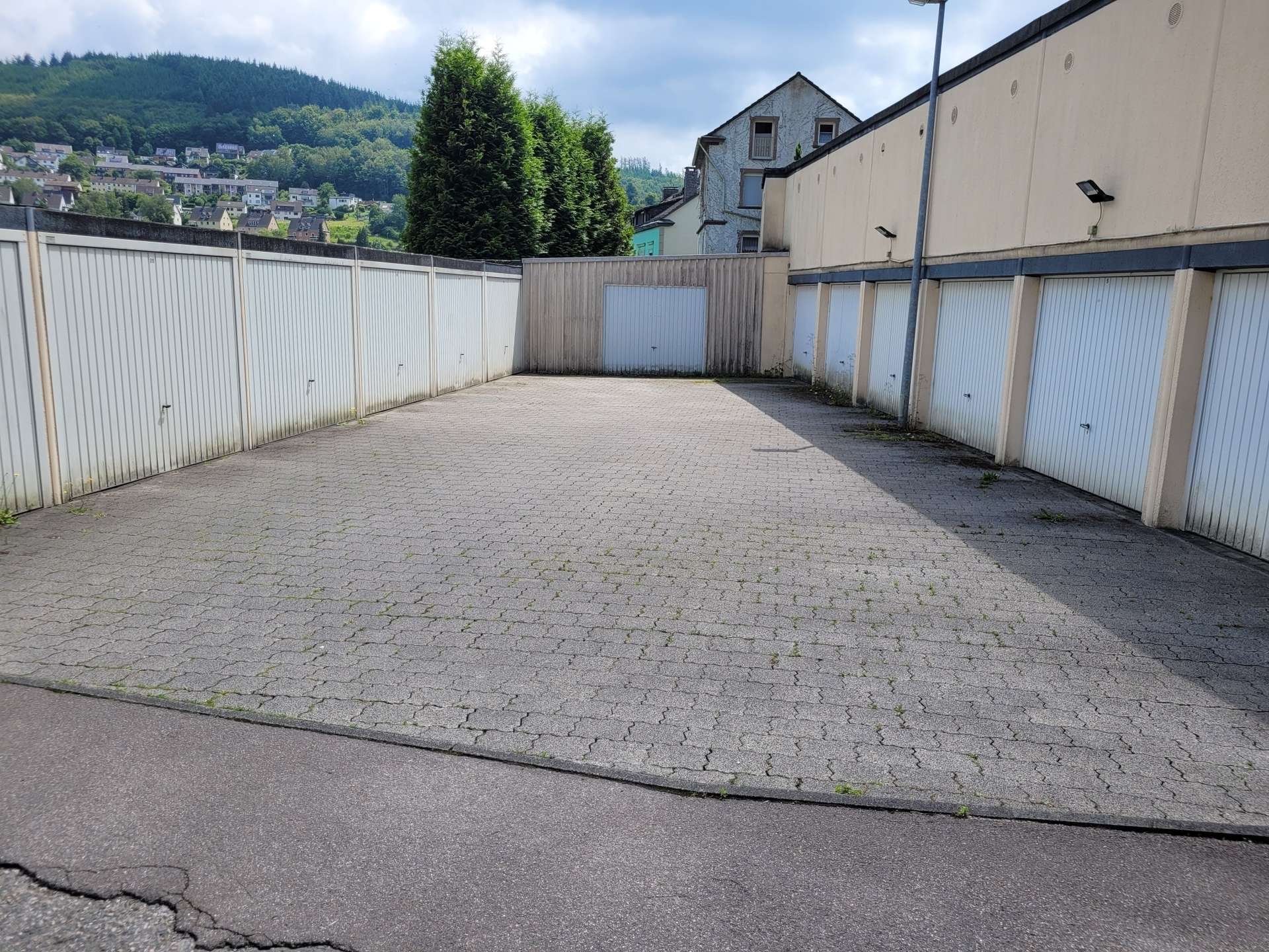Garagenhof Altena