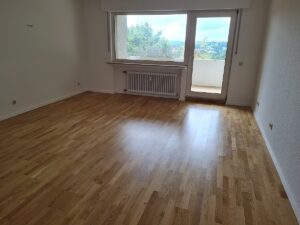 Lüdenscheid - Sanierte Zwei-Zimmer-Wohnung über Lüdenscheids Dächern zu vermieten!